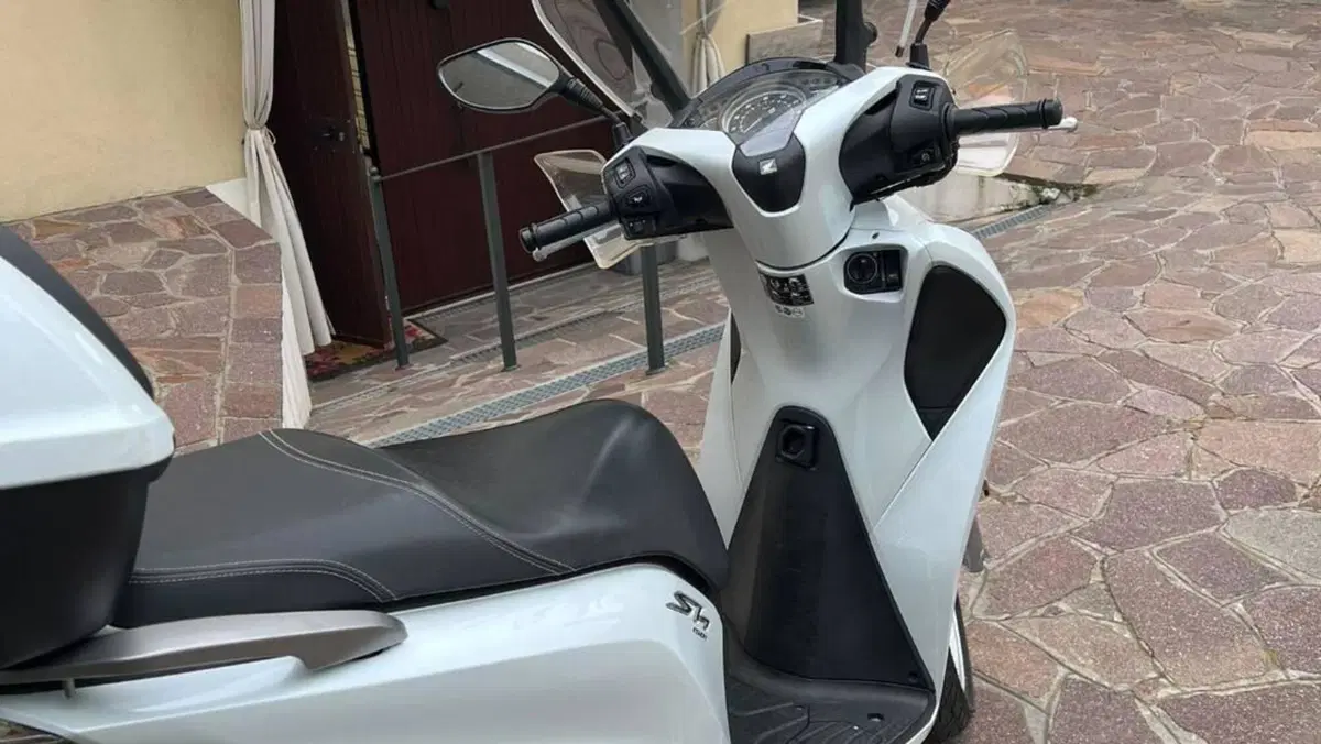 Honda SH 150i Sport (2022 - 23)  (3)