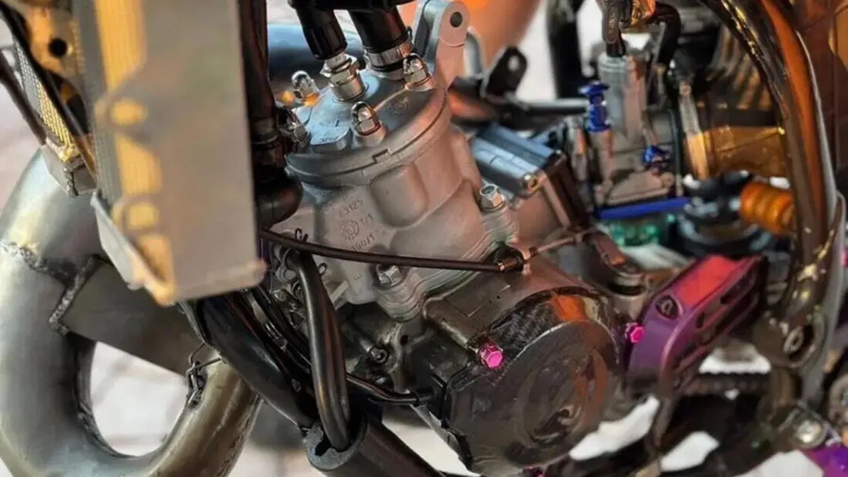 Husqvarna SM 125  (3)