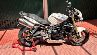 Triumph Street Triple R (2009 - 12) usata