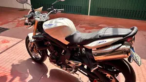 Triumph Street Triple R (2009 - 12)  (3)