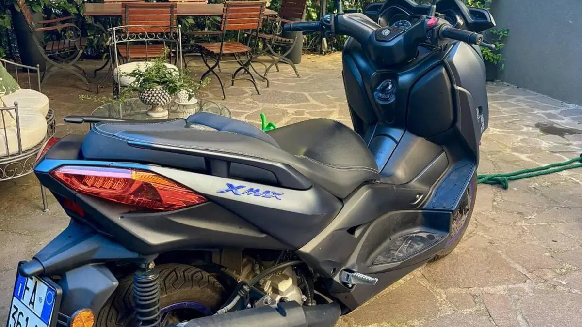 Yamaha X-Max 300 (2021 - 24)  (3)