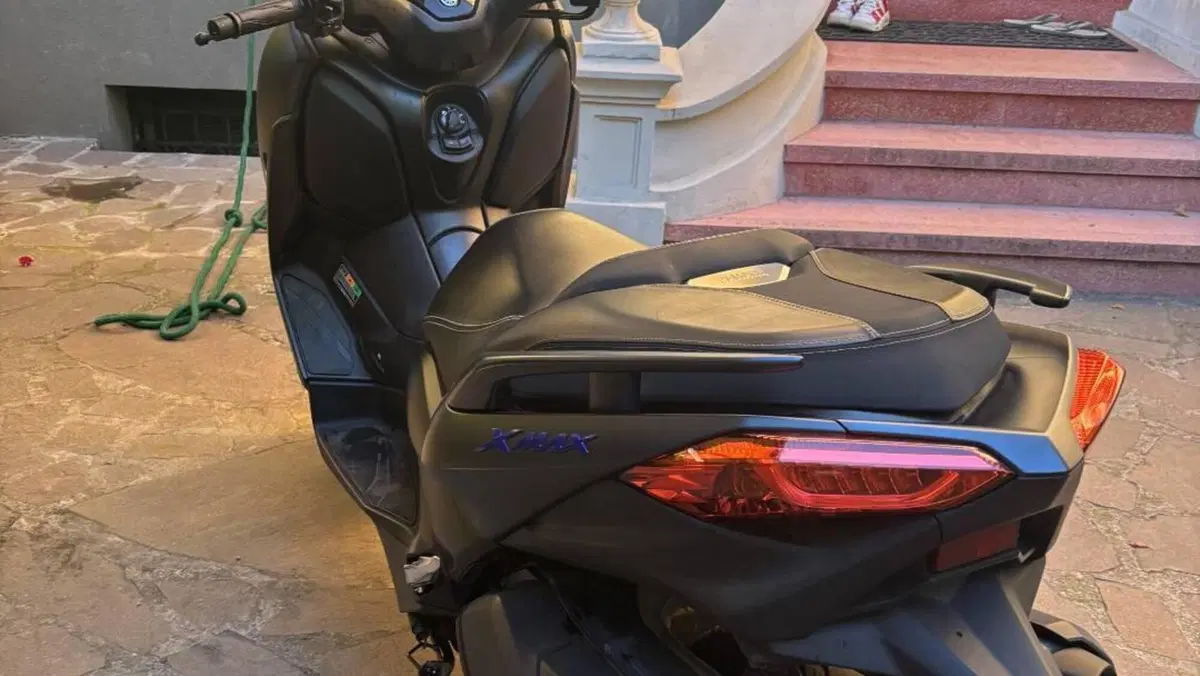 Yamaha X-Max 300 (2021 - 24)  (4)