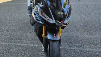 Aprilia Tuono V4 Factory (2021 - 24) usata