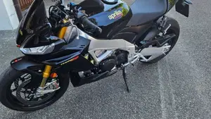 Aprilia Tuono V4 Factory (2021 - 24)  (2)