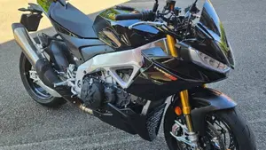 Aprilia Tuono V4 Factory (2021 - 24)  (6)