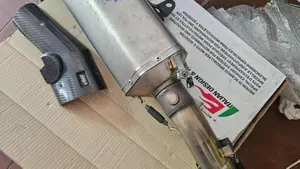 Aprilia Tuono V4 Factory (2021 - 24)  (7)