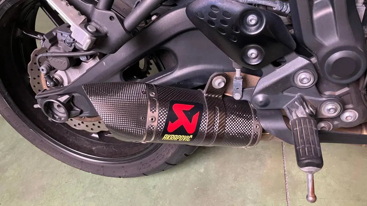 Yamaha XSR 700 ABS (2016 - 20)  (8)