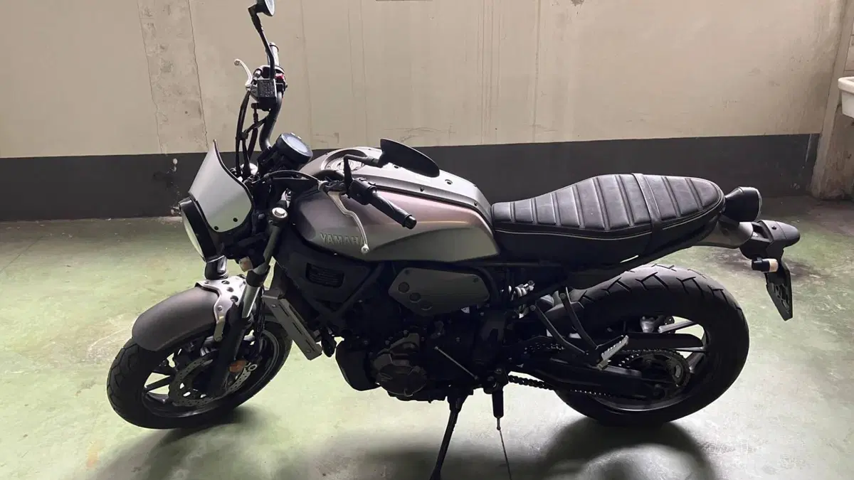 Yamaha XSR 700 ABS (2016 - 20)  (12)