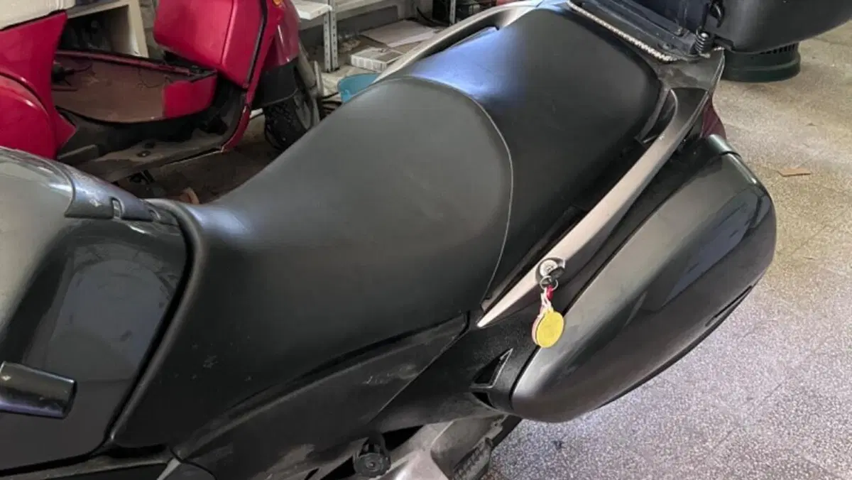 Honda Deauville 700 ABS  (3)