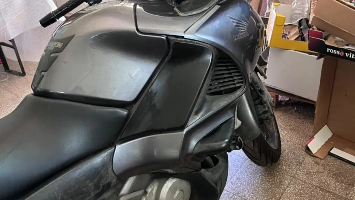 Honda Deauville 700 ABS  (4)