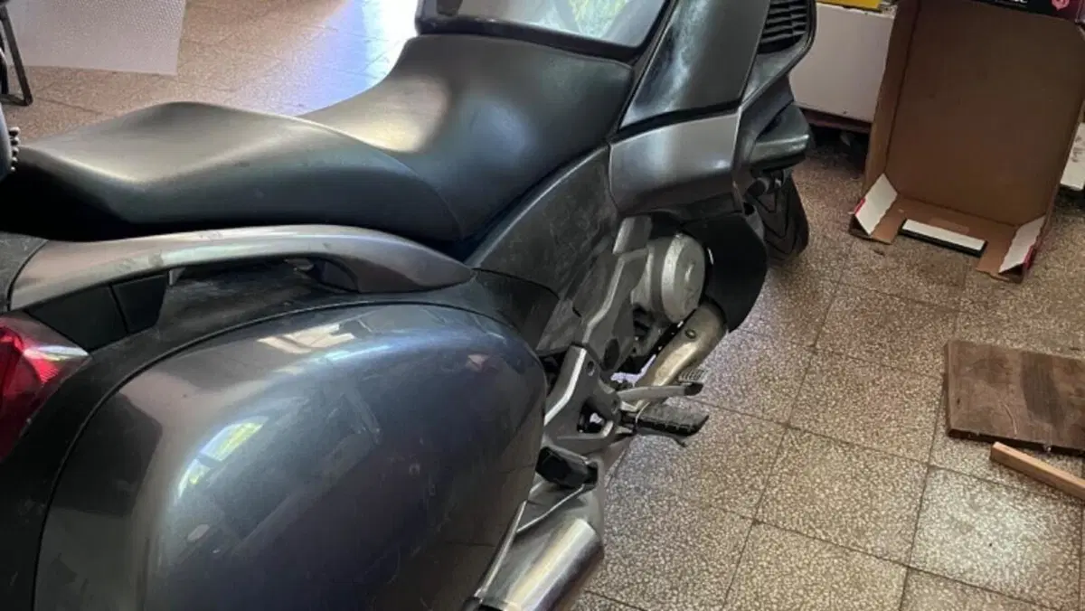 Honda Deauville 700 ABS  (5)