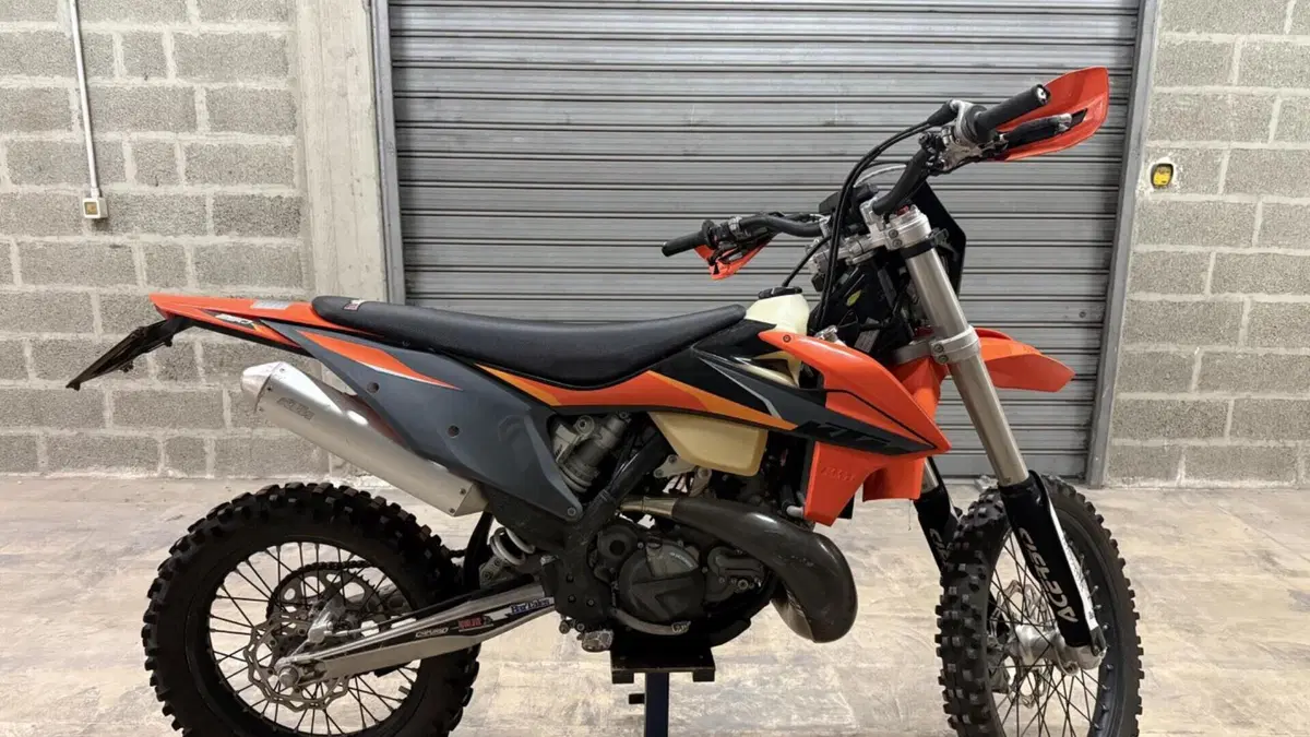 KTM 250 EXC TPI (2021)  (2)