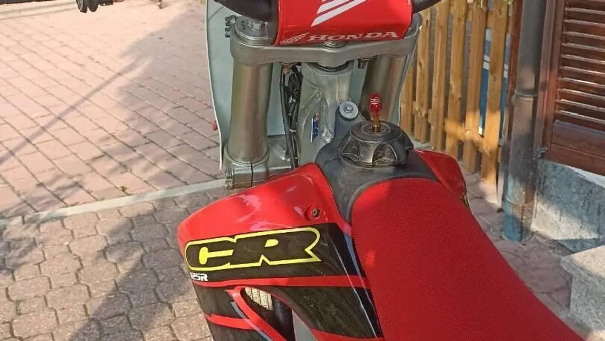 Honda CR 125 R (2000 - 02)  (4)
