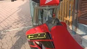 Honda CR 125 R (2000 - 02)  (4)