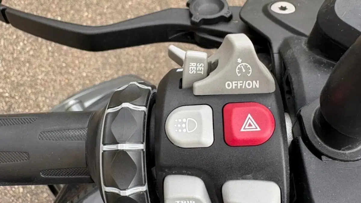 Bmw R 1200 R Black Edition (2017 - 18)  (4)