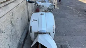Lambretta V125 Special (2021 - 26)  (3)
