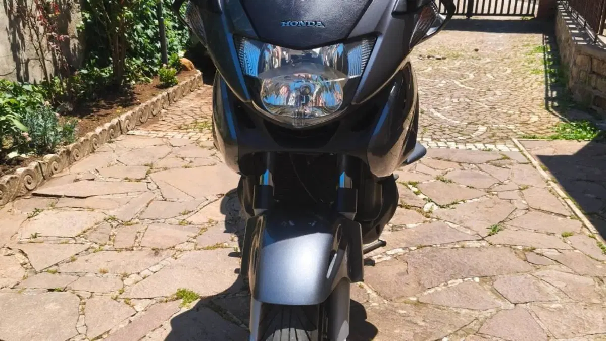Honda Deauville 700 ABS  (3)