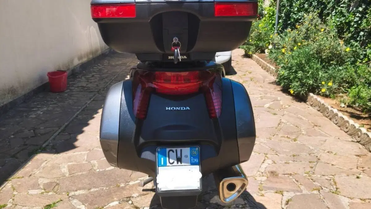 Honda Deauville 700 ABS  (4)
