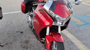 Honda VFR 1200 F DCT ABS (2010 - 16)  (2)