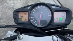 Suzuki GSR 600 (2006 - 11)  (2)