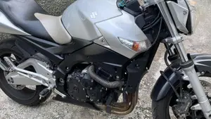 Suzuki GSR 600 (2006 - 11)  (7)