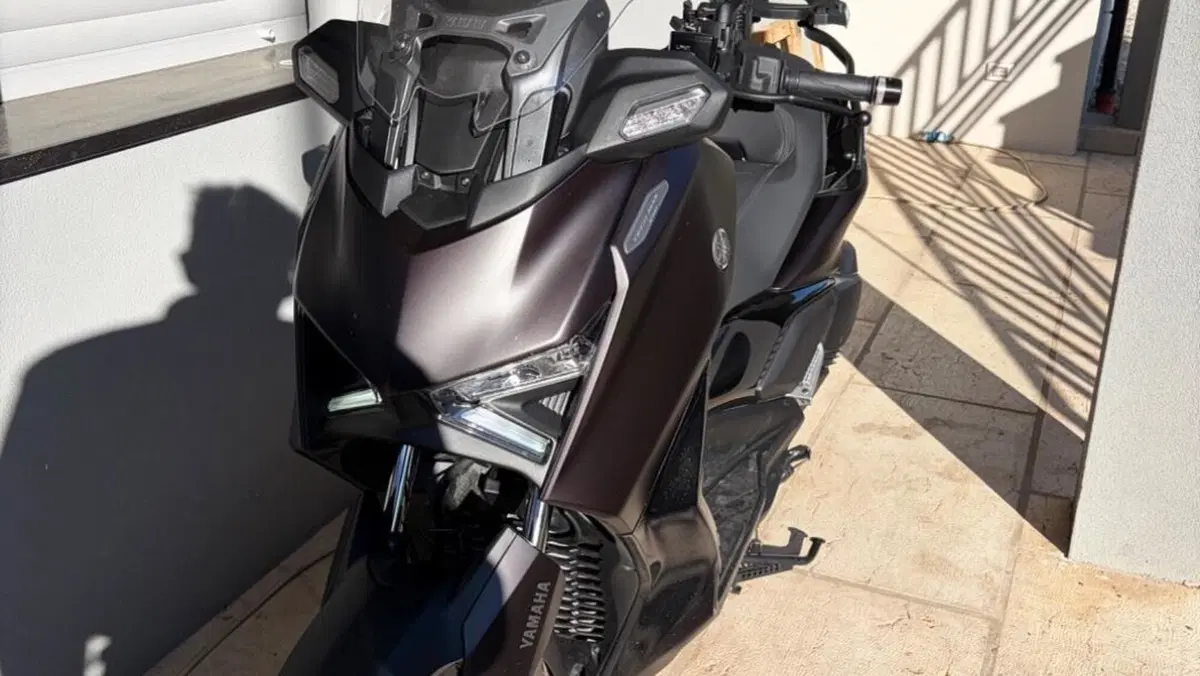 Yamaha X-Max 300 Tech Max (2025 - 26)  (7)