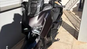 Yamaha X-Max 300 Tech Max (2025 - 26)  (7)