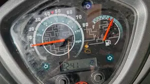 Kymco Agility 50 R12 (2021 - 25)  (7)