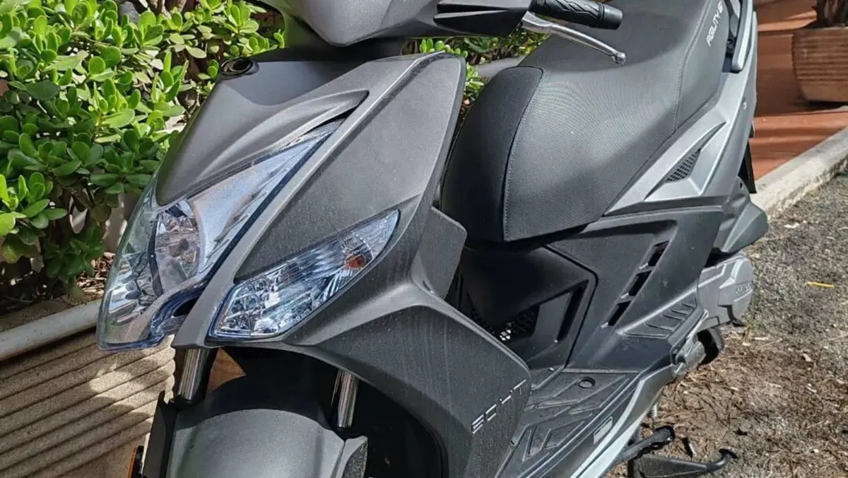 Kymco Agility 50 R12 (2021 - 25)  (9)