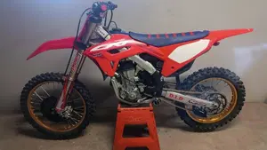 Honda CRF 450R (2023)  (2)