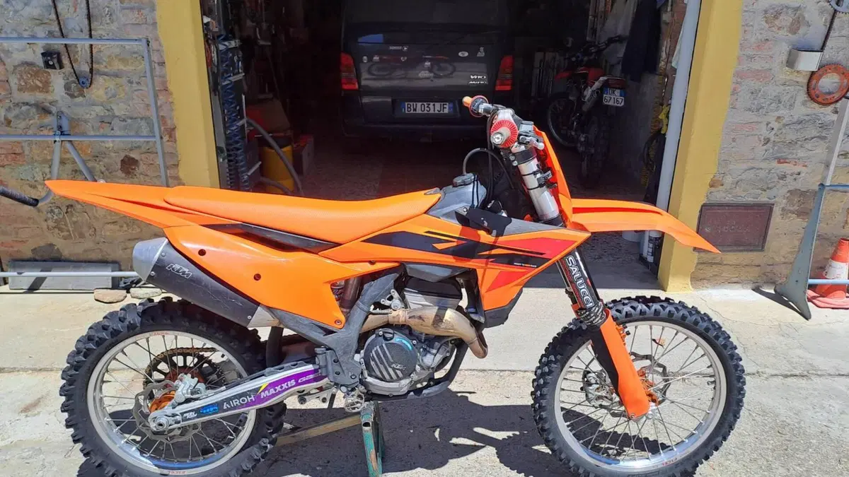 KTM 250 SX-F (2025)  (2)
