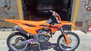 KTM 250 SX-F (2025)  (2)