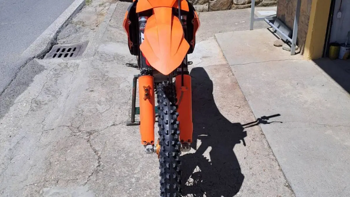 KTM 250 SX-F (2025)  (4)