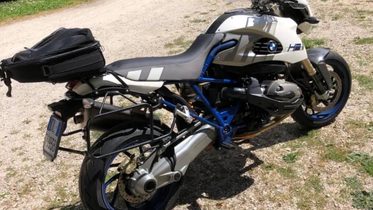 Bmw HP2 Megamoto  (2)