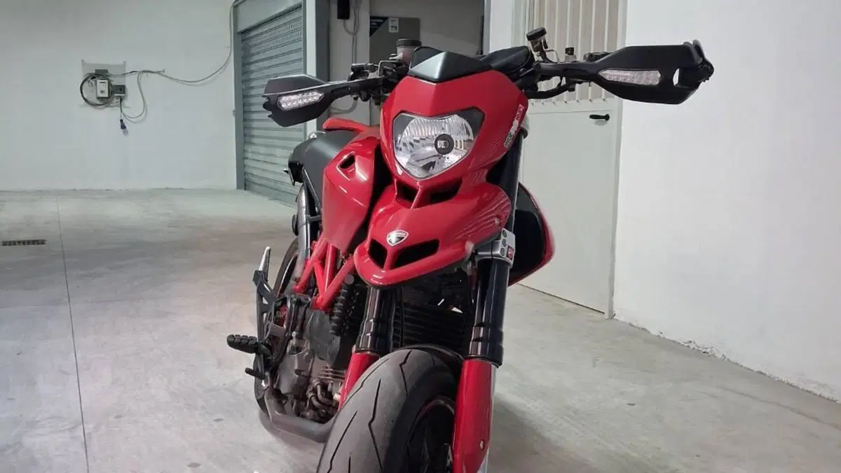 Ducati Hypermotard 1100 EVO (2010 - 12)  (2)