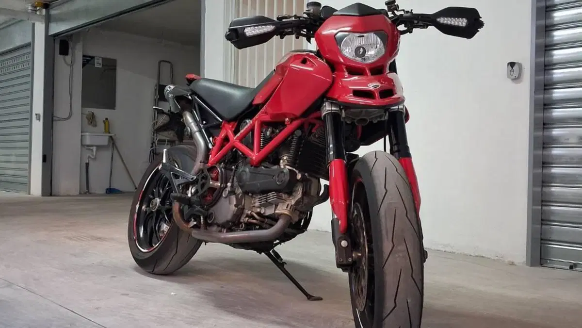 Ducati Hypermotard 1100 EVO (2010 - 12)  (3)