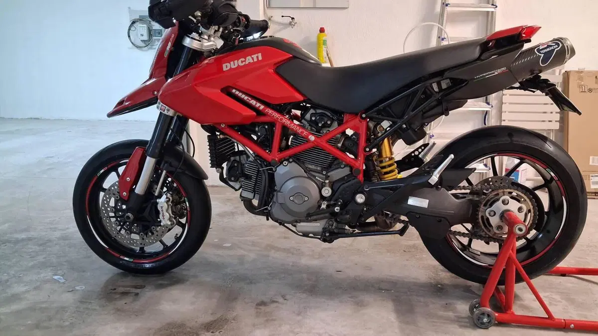 Ducati Hypermotard 1100 EVO (2010 - 12)  (4)