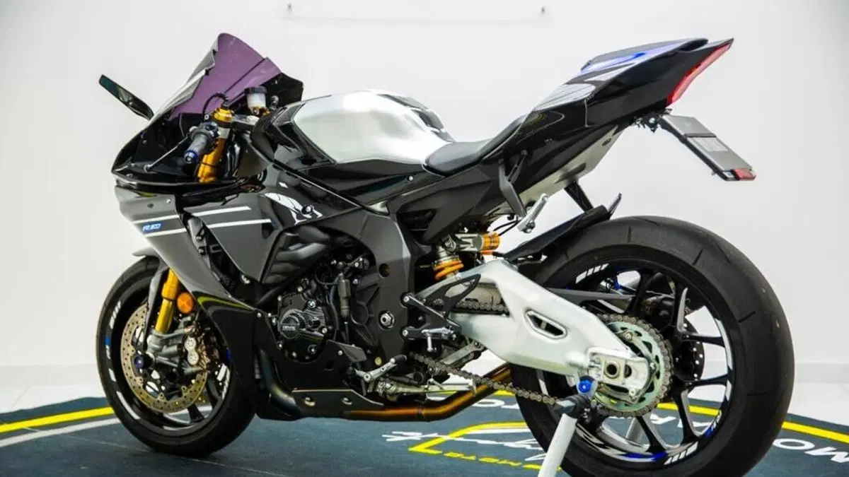Yamaha YZF R1M (2020 - 25)  (3)