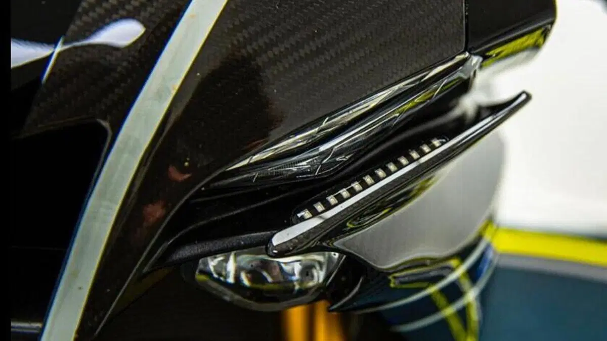 Yamaha YZF R1M (2020 - 25)  (5)
