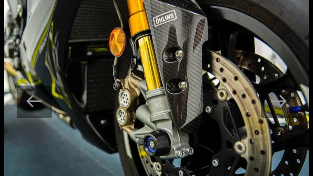 Yamaha YZF R1M (2020 - 25)  (7)