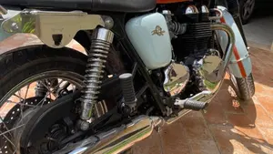 Triumph Bonneville T100 (2008 - 16)  (5)