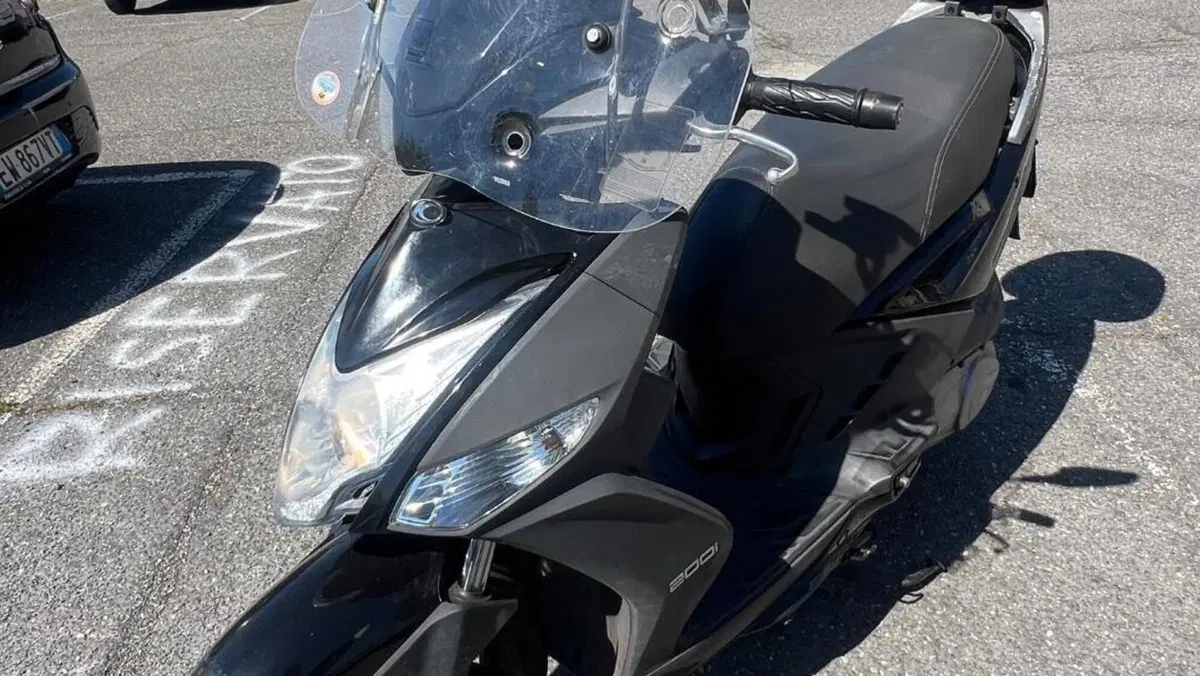 Kymco Agility 200i R16 + (2014 - 17)  (3)