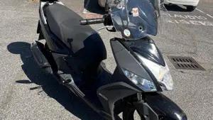 Kymco Agility 200i R16 + (2014 - 17)  (8)