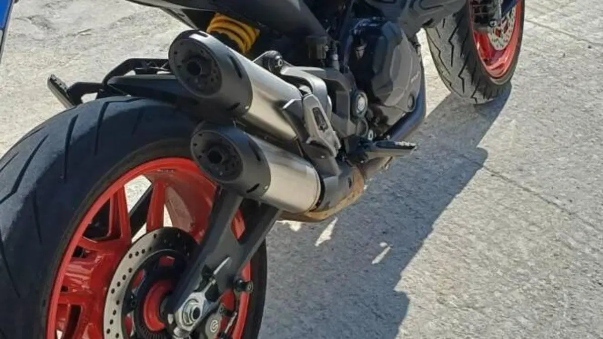 Ducati Monster 937 + (2021 - 25)  (2)