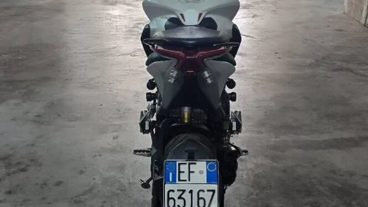 MV Agusta Turismo Veloce 800 Lusso (2014 - 16)  (4)