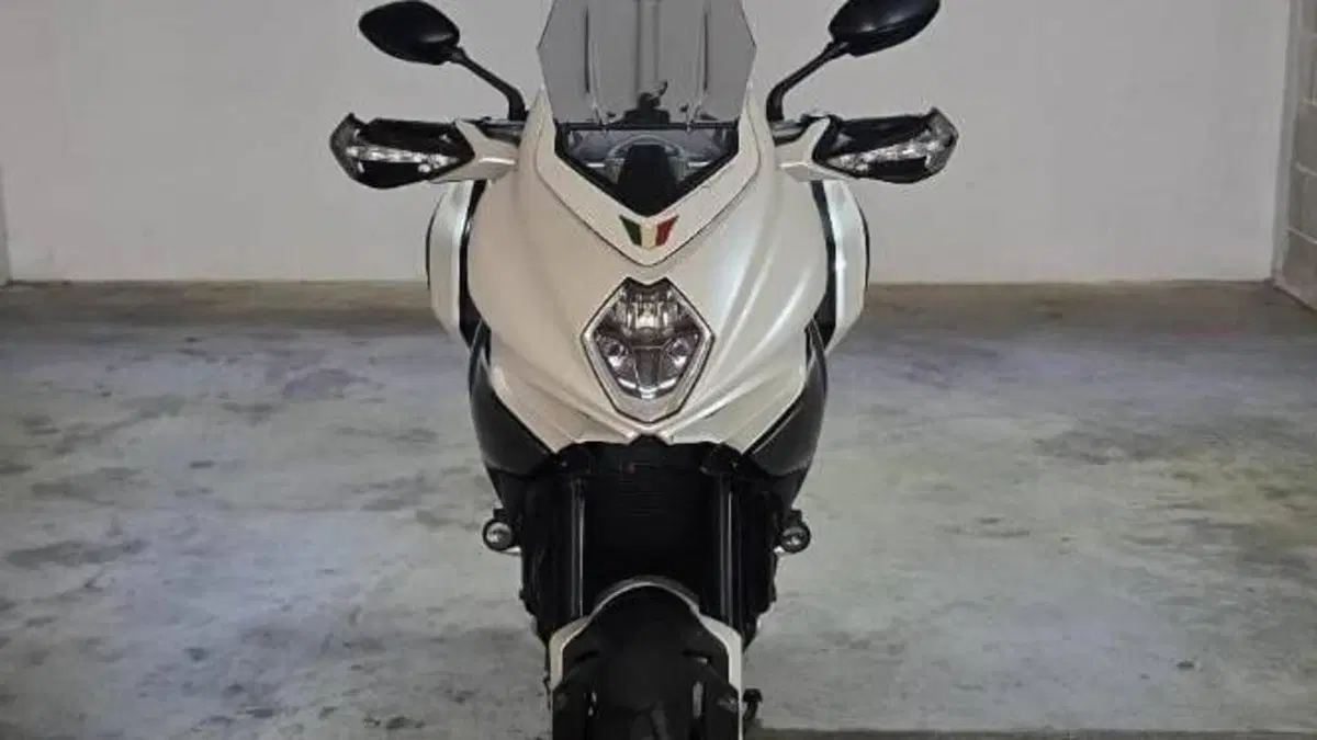 MV Agusta Turismo Veloce 800 Lusso (2014 - 16)  (6)