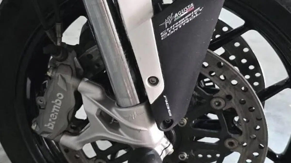 MV Agusta Turismo Veloce 800 Lusso (2014 - 16)  (10)