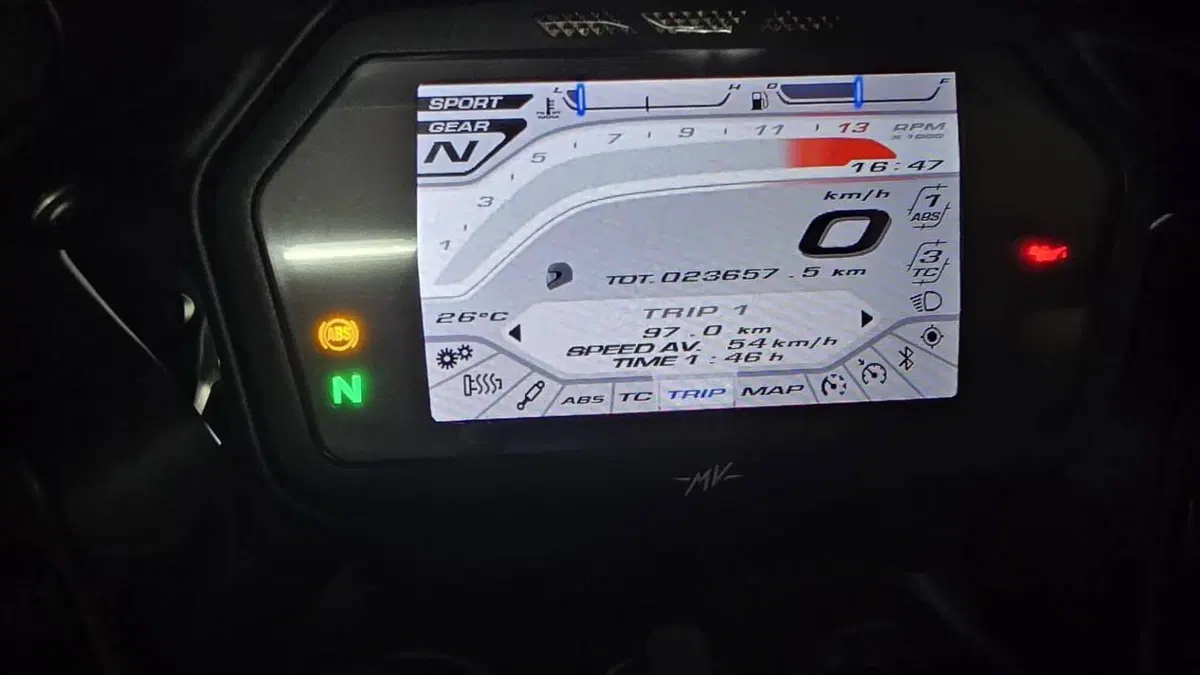 MV Agusta Turismo Veloce 800 Lusso (2014 - 16)  (12)