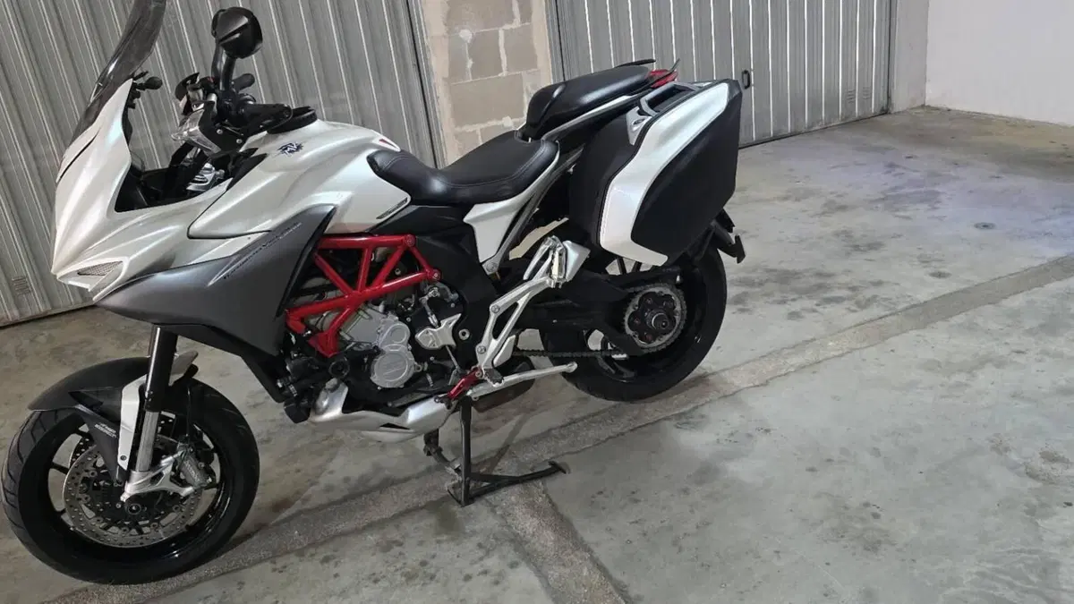 MV Agusta Turismo Veloce 800 Lusso (2014 - 16)  (13)