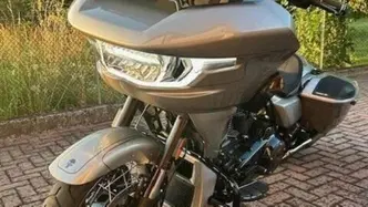 Harley-Davidson CVO Road Glide (2023) usata